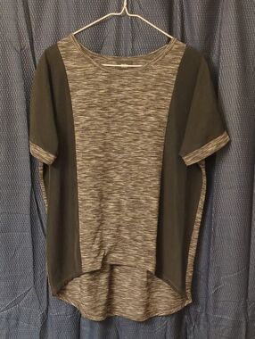 Mossimo Supply Co. Heathered Gray and Black Short Sleeve Panel Tee